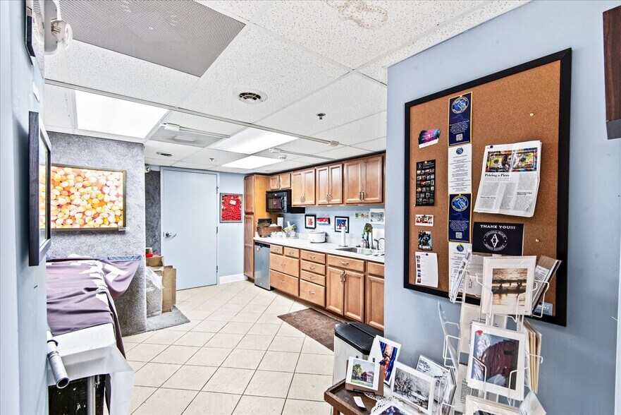 More Photos Of 100 Taylor St, Colonial Beach Storefront Retail Office For Sale