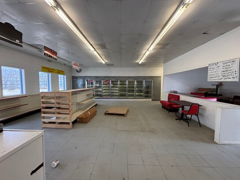 More Photos Of 866 FM 99, Whitsett Storefront For Sale