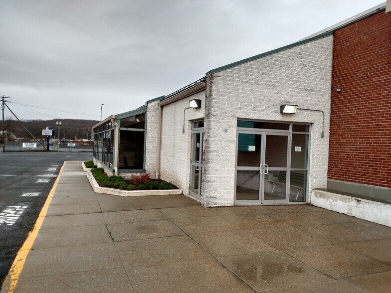 More Photos Of 37-61 Cheshire Rd, Pittsfield Unknown For Lease