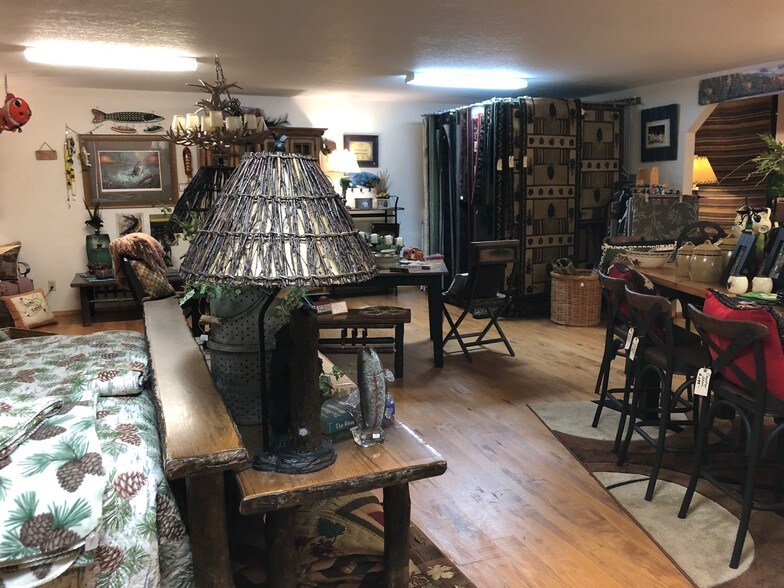 More Photos Of 225 SE 21st St, Grand Rapids Storefront Retail Office For Sale