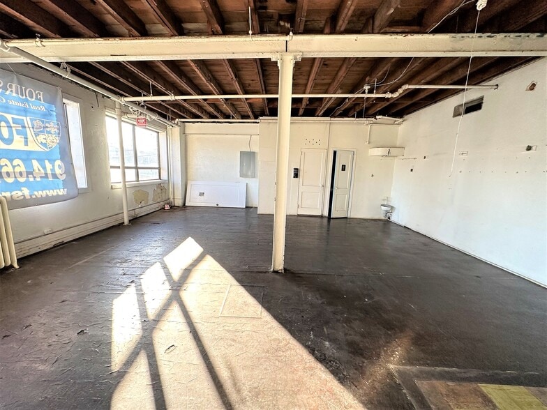 More Photos Of 9-11 Elm Ave, Mount Vernon Service For Sale