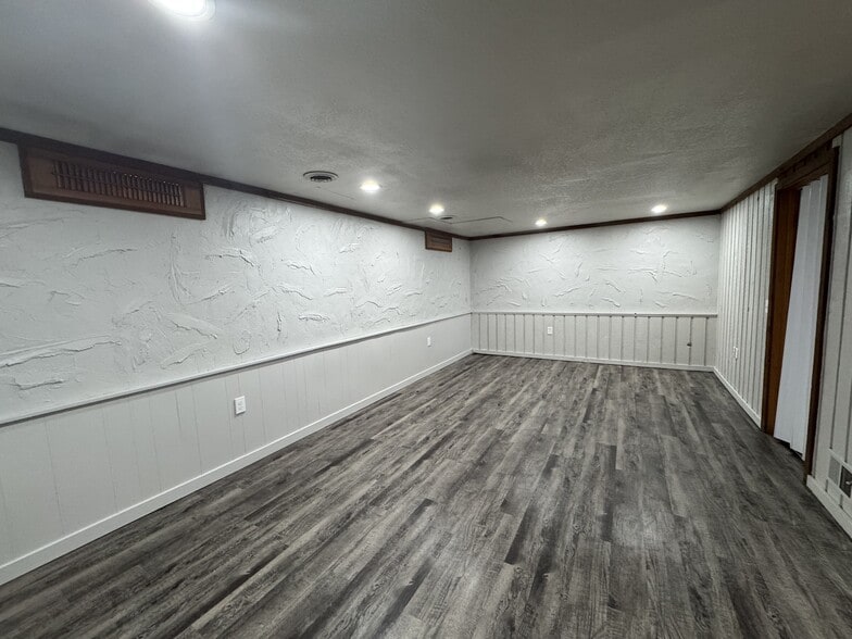 More Photos Of 5943 Walnut Cir E18, Toledo Apartments For Sale