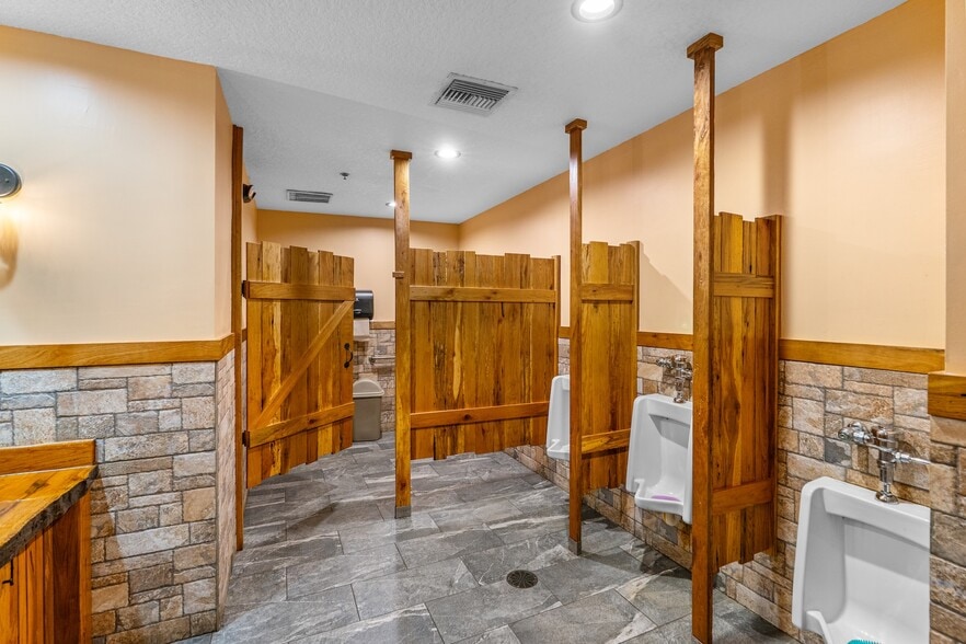 More Photos Of 4170 Us-1 Hwy, Edgewater Restaurant For Lease