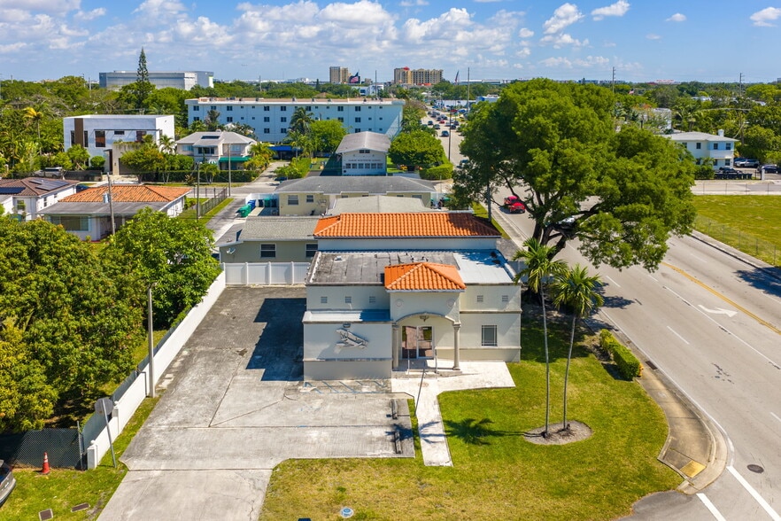 More Photos Of 4201 SW 11th St, Coral Gables Office For Sale