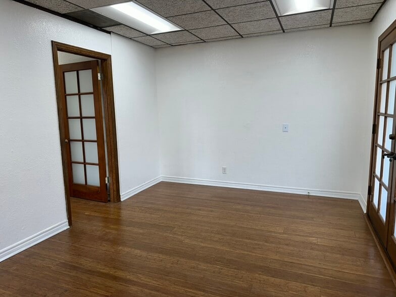 More Photos Of 110 Civic Center Dr, Vista Office For Sale