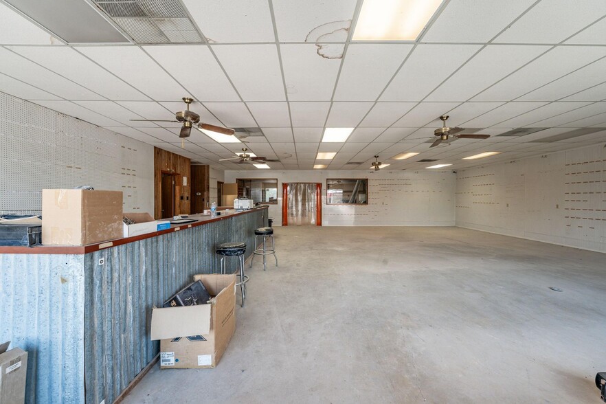 More Photos Of 1208 E Washington St, Stephenville Industrial For Sale