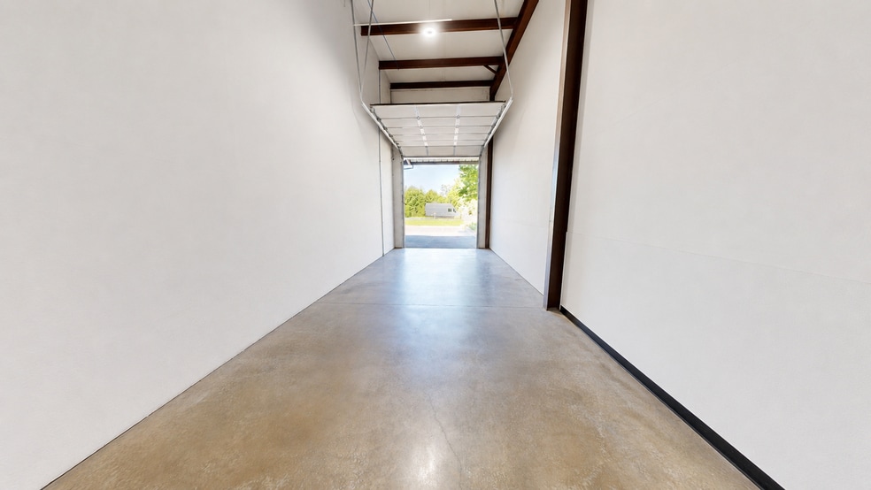 More Photos Of 2605 W Storage Parkway Rd, Rogers Flex For Lease