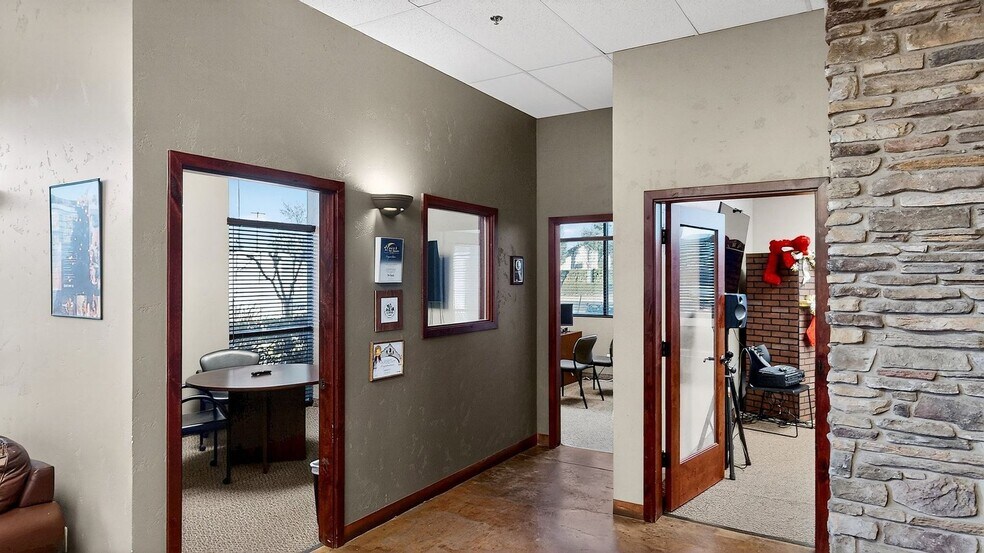 More Photos Of 1510 W Kettleman Ln, Lodi Office For Sale