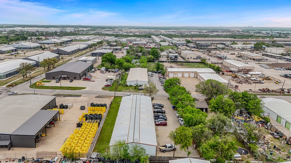 More Photos Of 5012 Kaltenbrun Rd, Fort Worth Warehouse For Lease