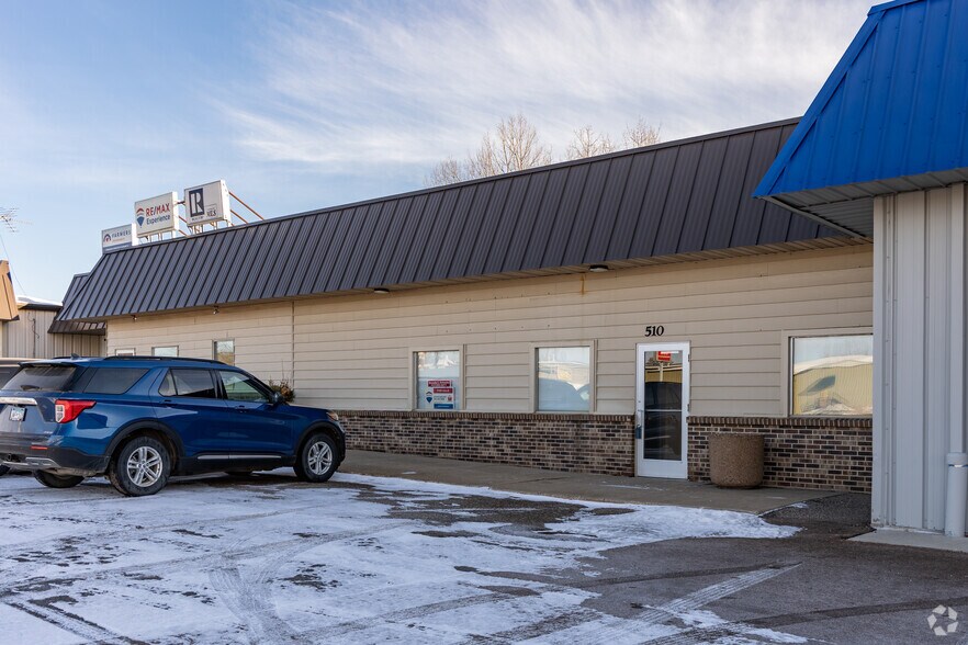 Primary Photo Of 510-514 Faxon Rd N, Norwood Young America Office For Sale