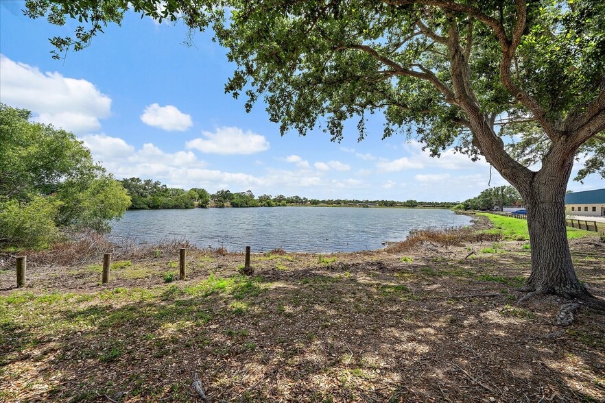 More Photos Of 1891 Porter Lake Dr, Sarasota Light Manufacturing For Sale