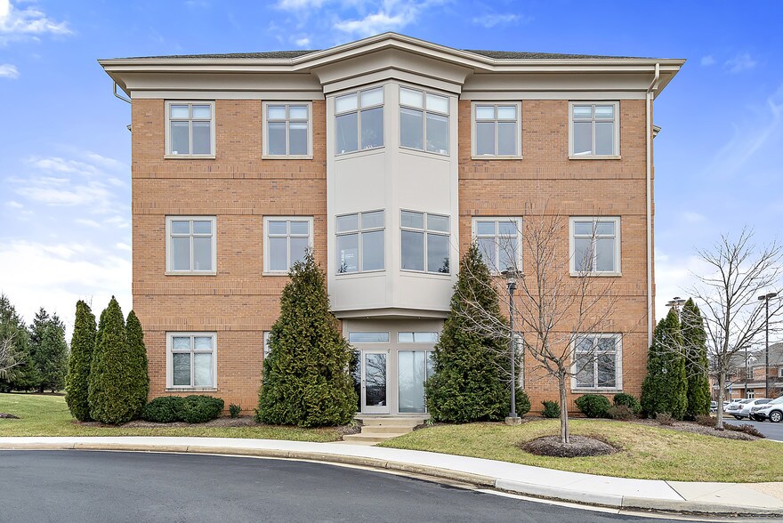 More Photos Of 46169 Westlake Dr, Sterling Medical For Lease