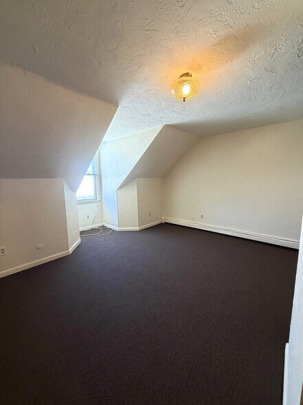 More Photos Of 8 Exchange Ct, Waltham Multifamily For Sale