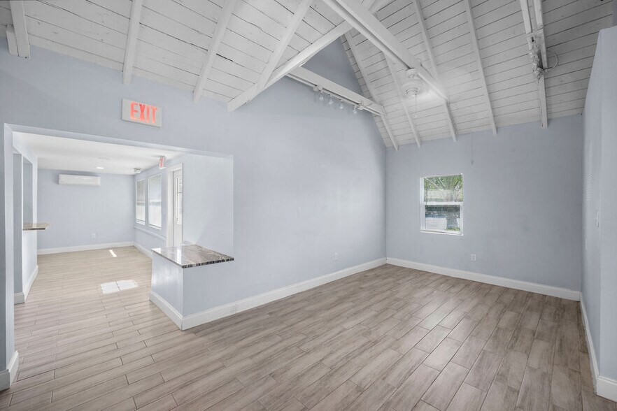 More Photos Of 900 SW Martin Downs Blvd, Palm City Freestanding For Lease