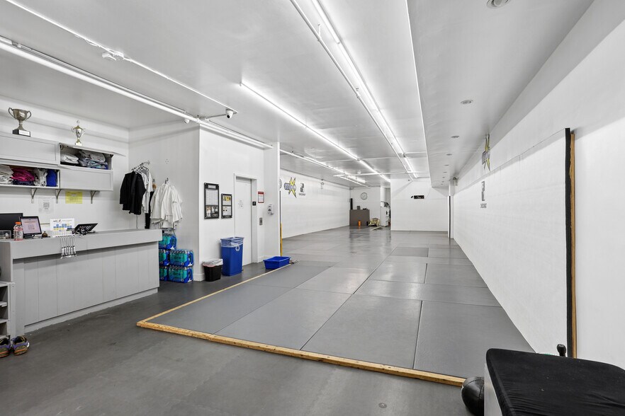 More Photos Of 6 Saint Marks Pl, New York Storefront For Sale