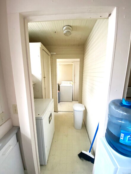 More Photos Of 4631 Carpinteria Ave, Carpinteria Restaurant For Sale