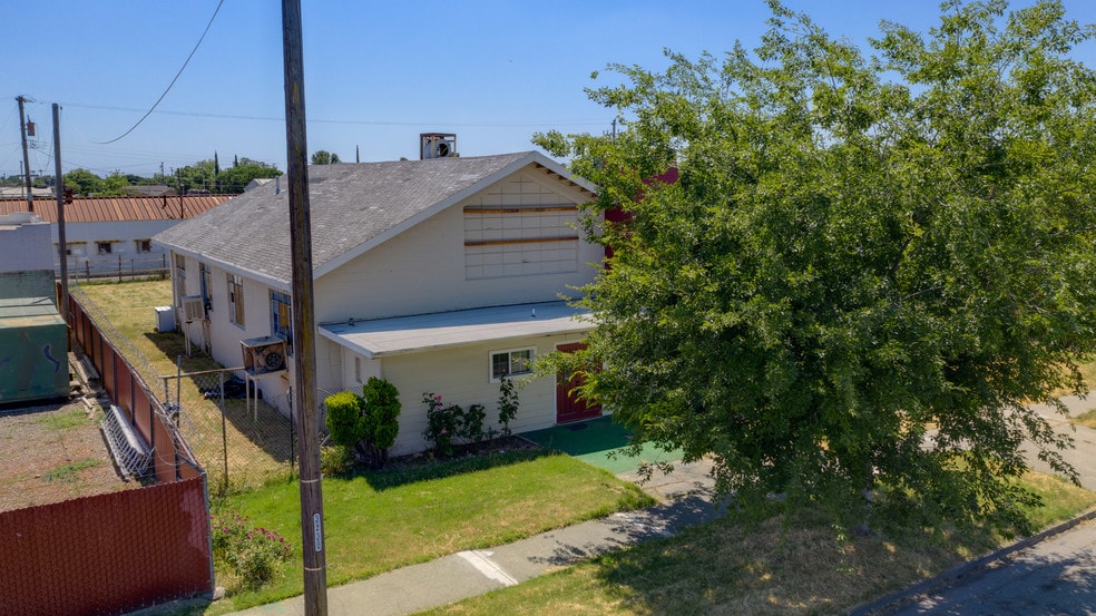 More Photos Of 332 W 8th St, Merced Religious Facility For Sale