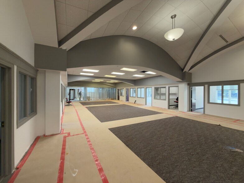 More Photos Of 5061 N 12th Ave, Pensacola Bank For Lease