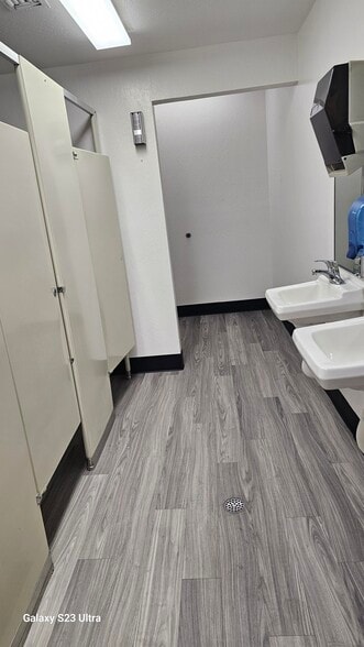 More Photos Of 700-798 E Glendale Ave, Sparks Warehouse For Lease