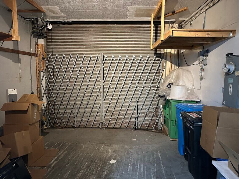 More Photos Of 22 Cleveland St, San Francisco Warehouse For Sale