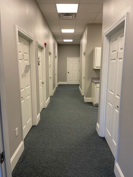 More Photos Of 335 Roselane St NW, Marietta Medical For Lease