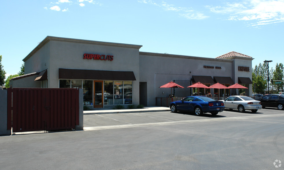 Primary Photo Of 4950 Stockdale Hwy, Bakersfield Freestanding For Lease