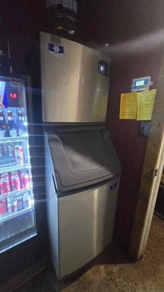 More Photos Of 4021 Acton Hwy, Granbury General Retail For Lease