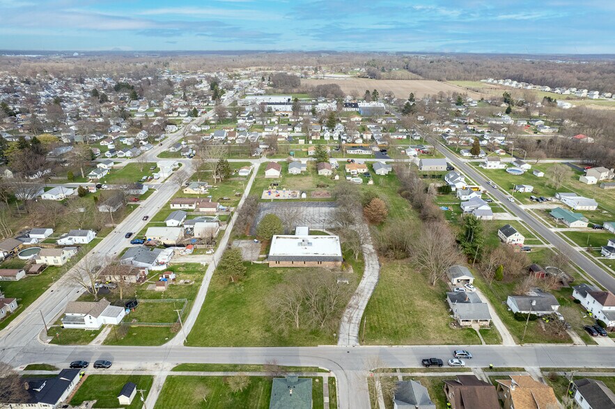 More Photos Of 1255 Engle St, Huntington Light Distribution For Sale