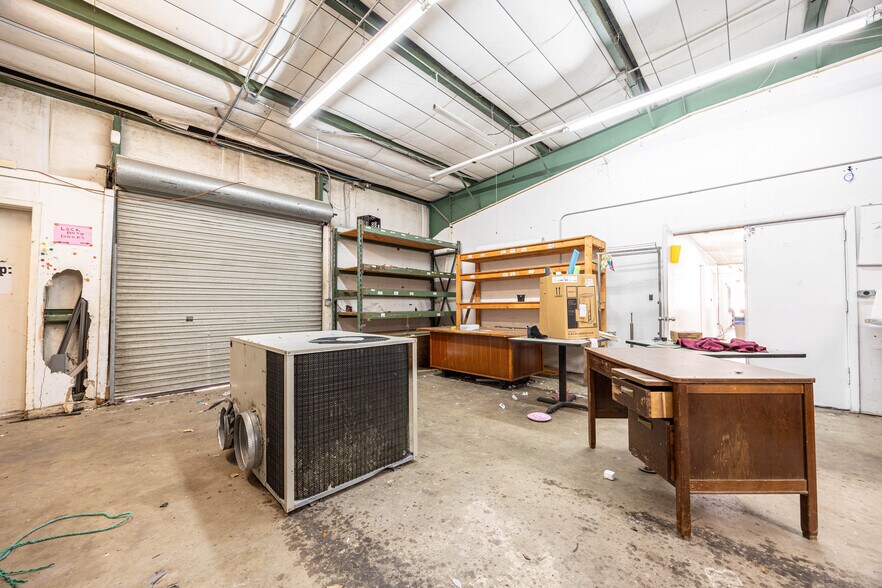 More Photos Of 1330 SW Main Blvd, Lake City Freestanding For Sale