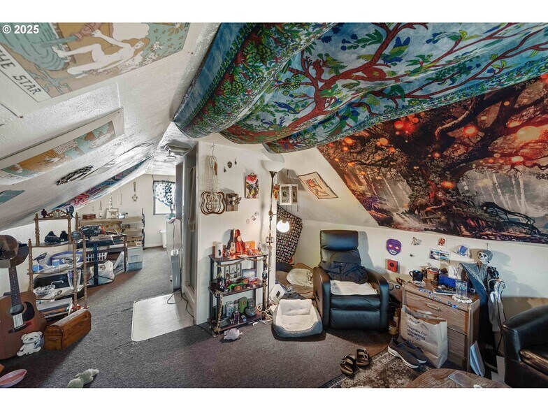 More Photos Of 1900 Monroe St, North Bend Apartments For Sale