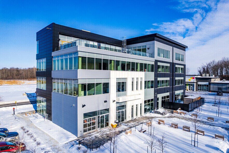 More Photos Of 3235 Av De La Gare, Mascouche Coworking Space