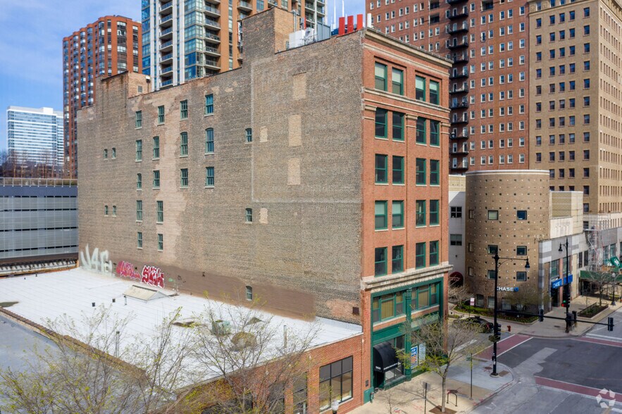 Primary Photo Of 900 S Wabash Ave, Chicago Apartments For Lease