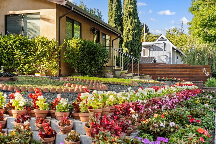 More Photos Of 251 Middlefield Rd, Palo Alto Apartments For Sale