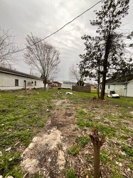 More Photos Of 609 Oak St, La Marque Warehouse For Sale