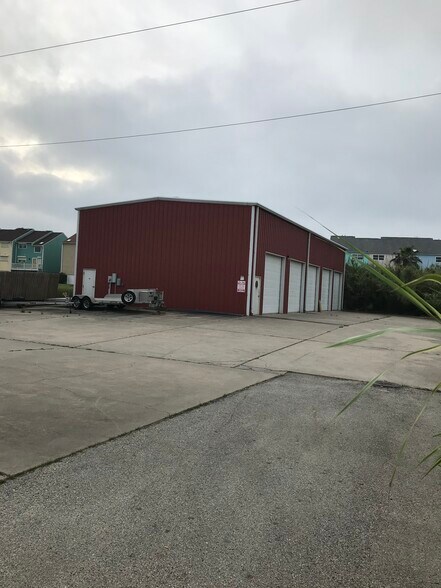 More Photos Of 3614 Alice St, Galveston Distribution For Sale