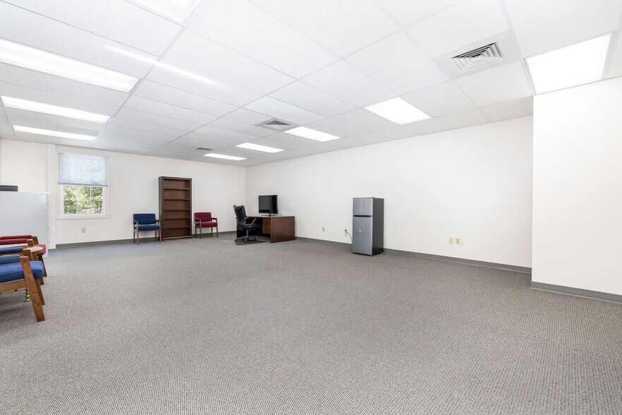 More Photos Of 35 Cold Spring Rd, Rocky Hill Office For Sale