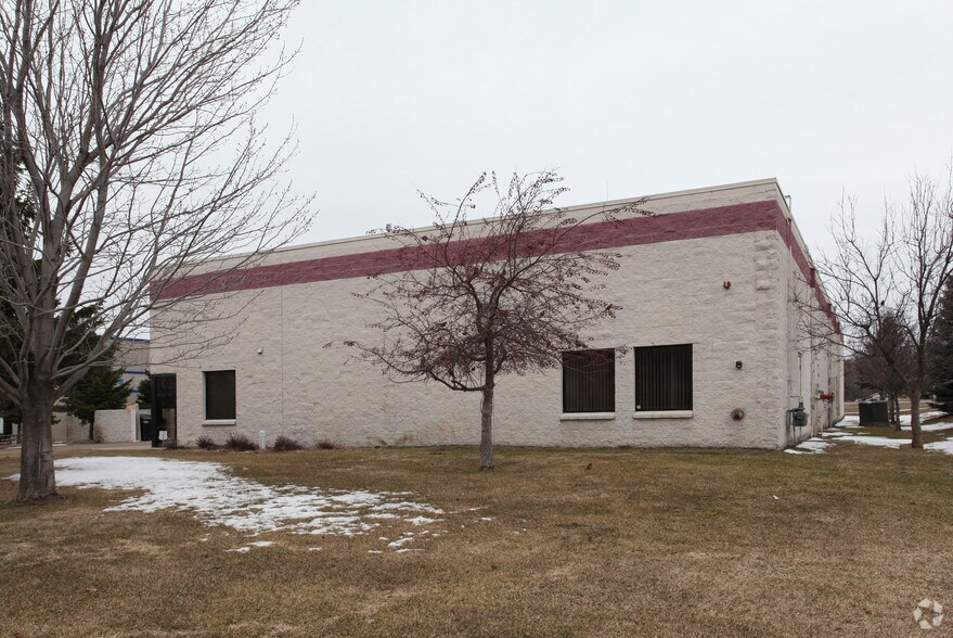 More Photos Of 3543-3551 NE 88th Ave, Circle Pines Warehouse For Lease