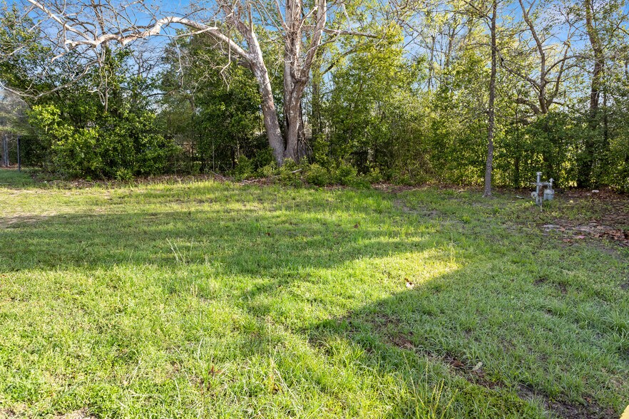 More Photos Of 201 E Bluff St, Woodville Restaurant For Sale