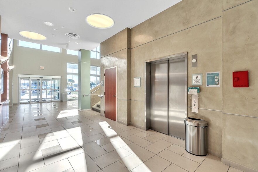 More Photos Of 341 Wheatfield Dr, Sunnyvale Medical For Lease