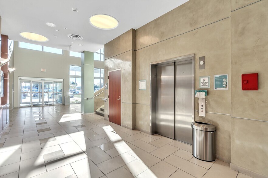 More Photos Of 341 Wheatfield Dr, Sunnyvale Medical For Lease