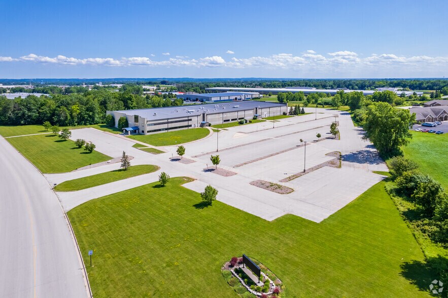 More Photos Of 1555 Glory Rd, Green Bay Manufacturing For Lease