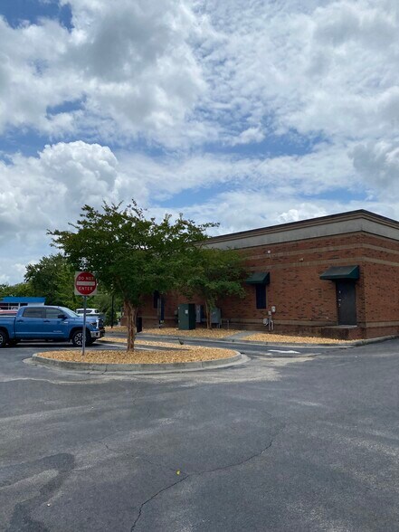 More Photos Of 3259 Inner Perimeter Rd, Valdosta Storefront For Lease