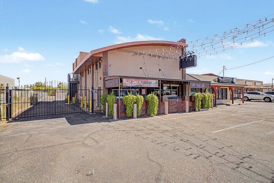 More Photos Of 2827 E Bell Rd, Phoenix Restaurant For Sale