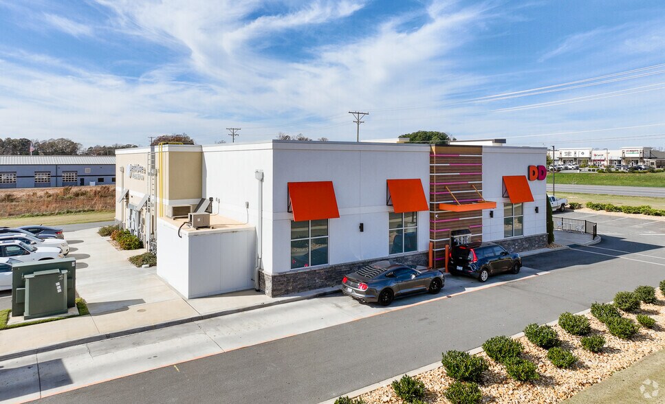 More Photos Of 7936 Bradley Long Dr, Sherrills Ford Freestanding For Sale