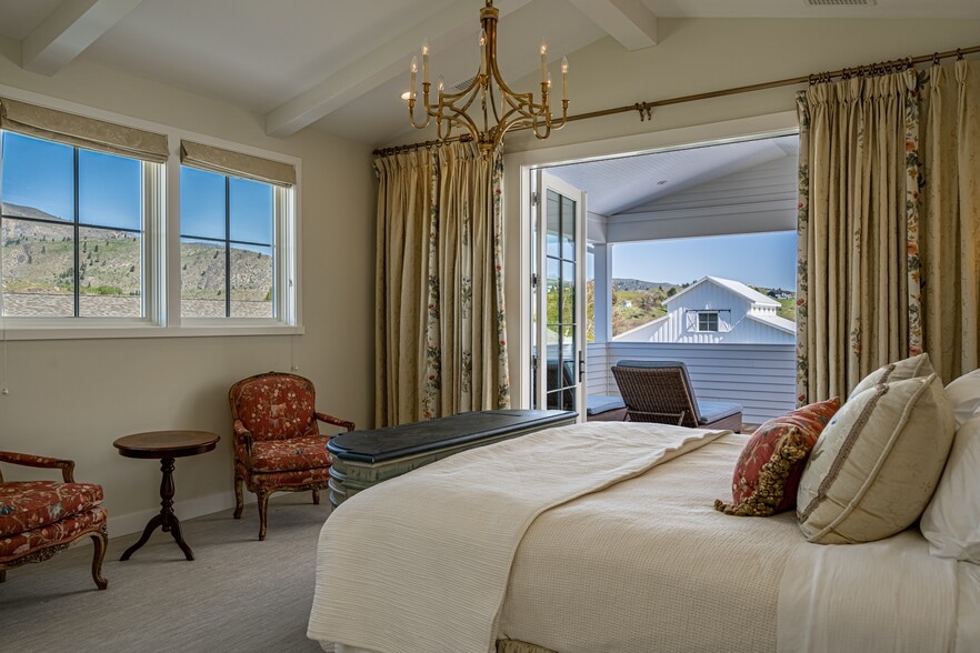 More Photos Of 4848 Green Ave, Manson Hotel For Sale