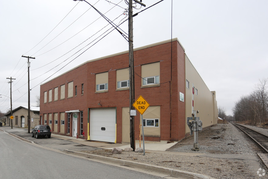 Primary Photo Of 54 Church St, Le Roy Manufacturing For Sale