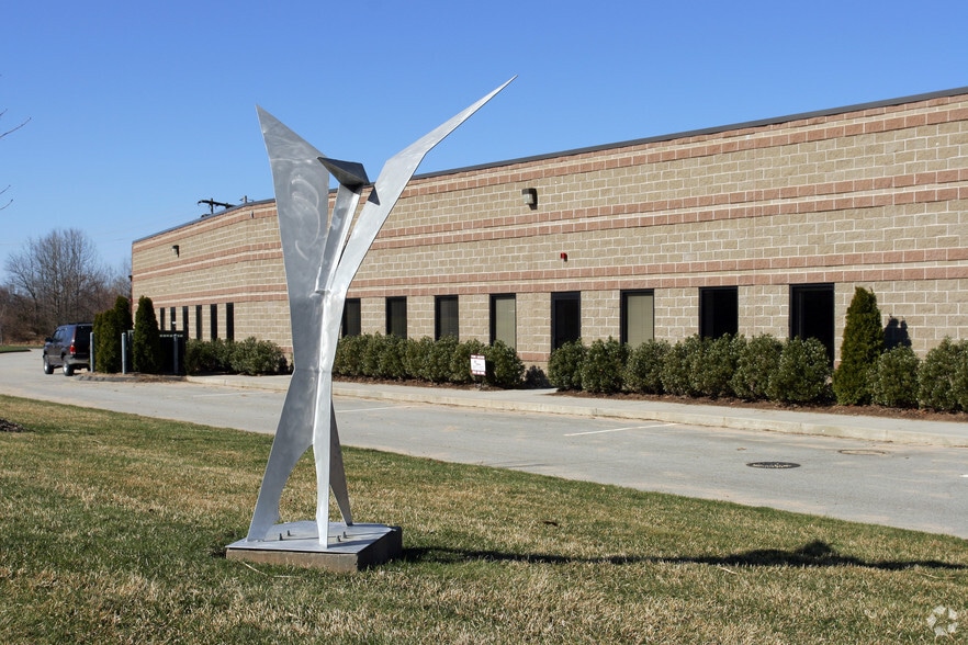 Primary Photo Of 20 Research Pky, Old Saybrook Light Manufacturing For Lease