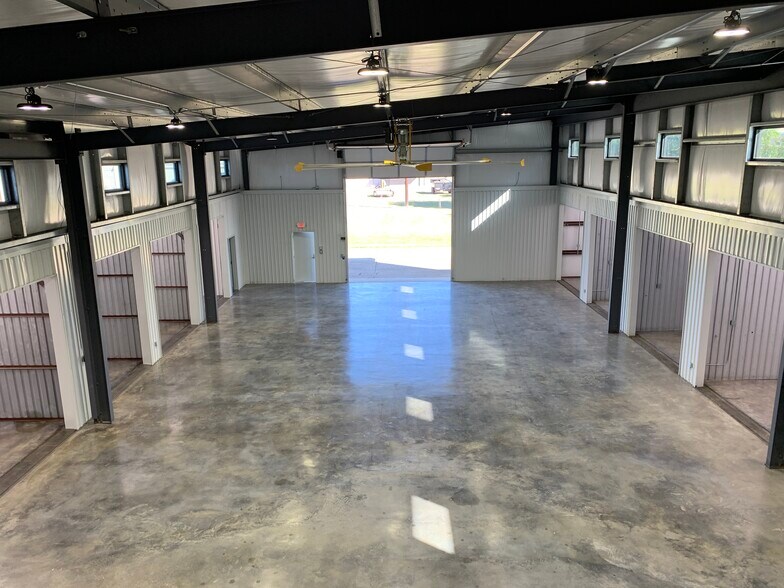 More Photos Of 10819 Paulus Dr, Houston Industrial For Sale