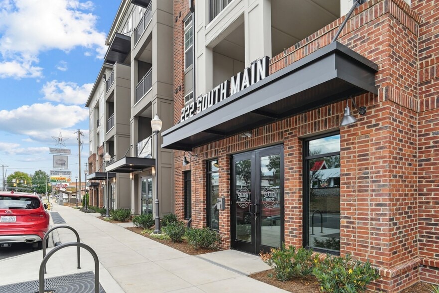 More Photos Of 222 S Main St, Mooresville Apartments For Lease