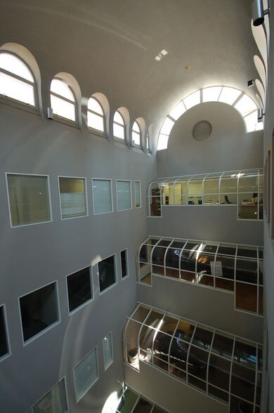 More Photos Of 415 Texas St, Shreveport Office For Lease